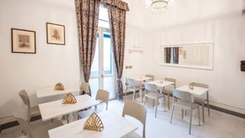 Colazione a base di specialità locali inclusa, servita tutte le mattine