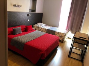 Chambre Triple Standard (Numéro 3) | Salle de bain