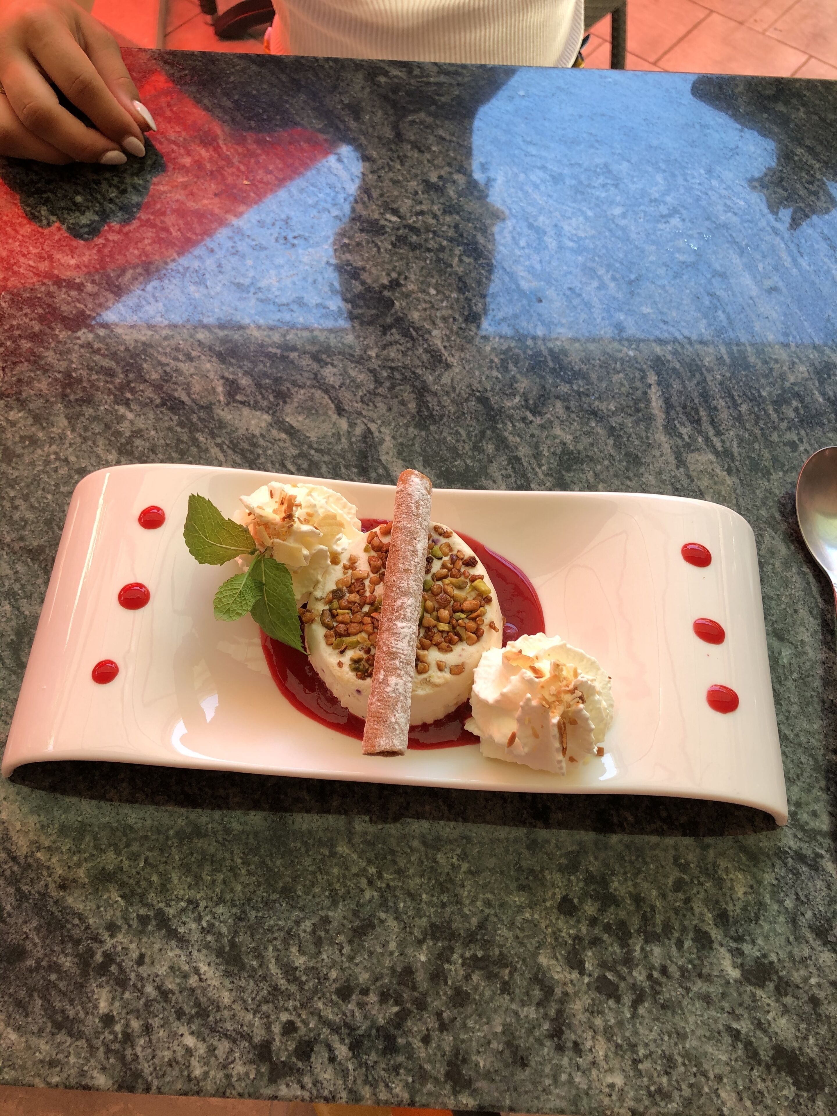 lunch and dinner served