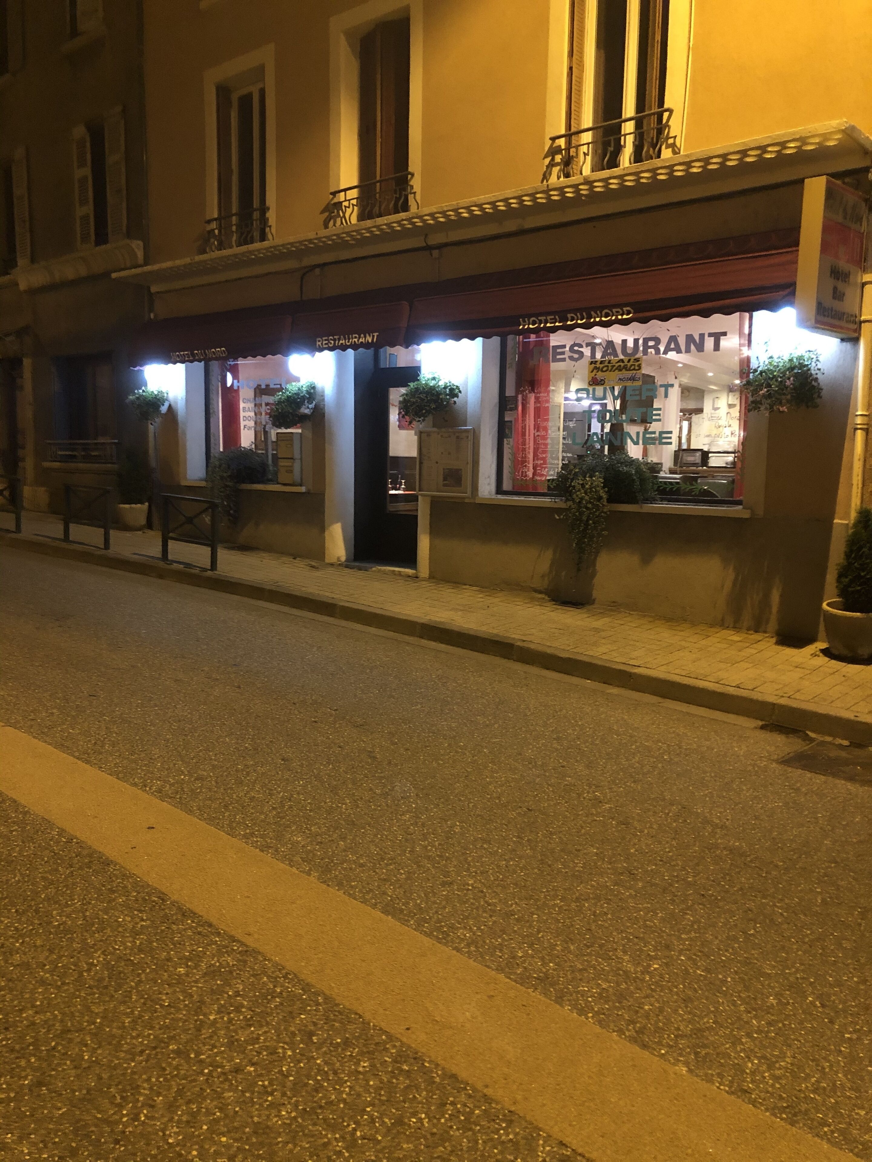 lunch and dinner served