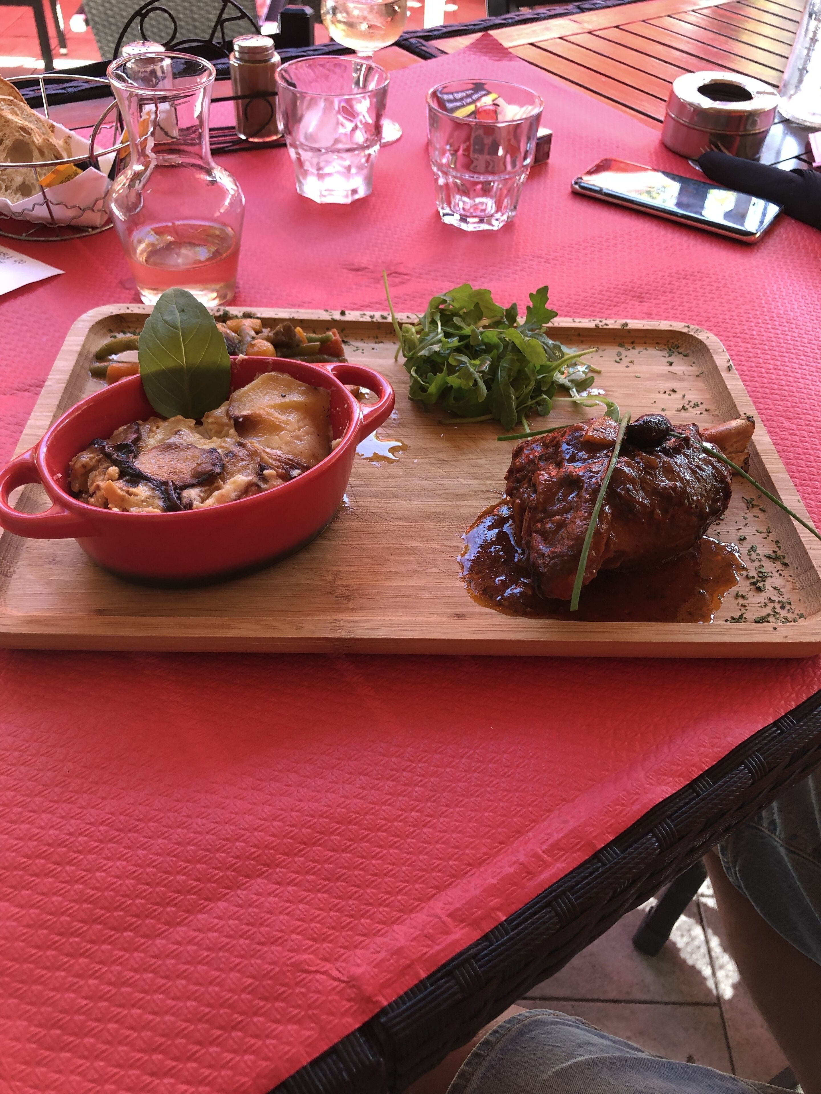 lunch and dinner served