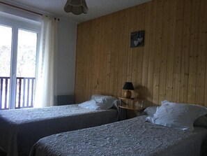 Twin Room, Mountain View