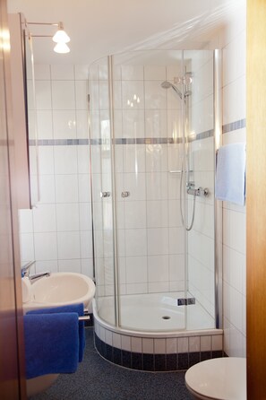 Double Room, 1 Double Bed, Non Smoking | Bathroom | Shower, free toiletries, hair dryer, towels - Landgasthof-Hotel Rebstock (Stuehlingen)