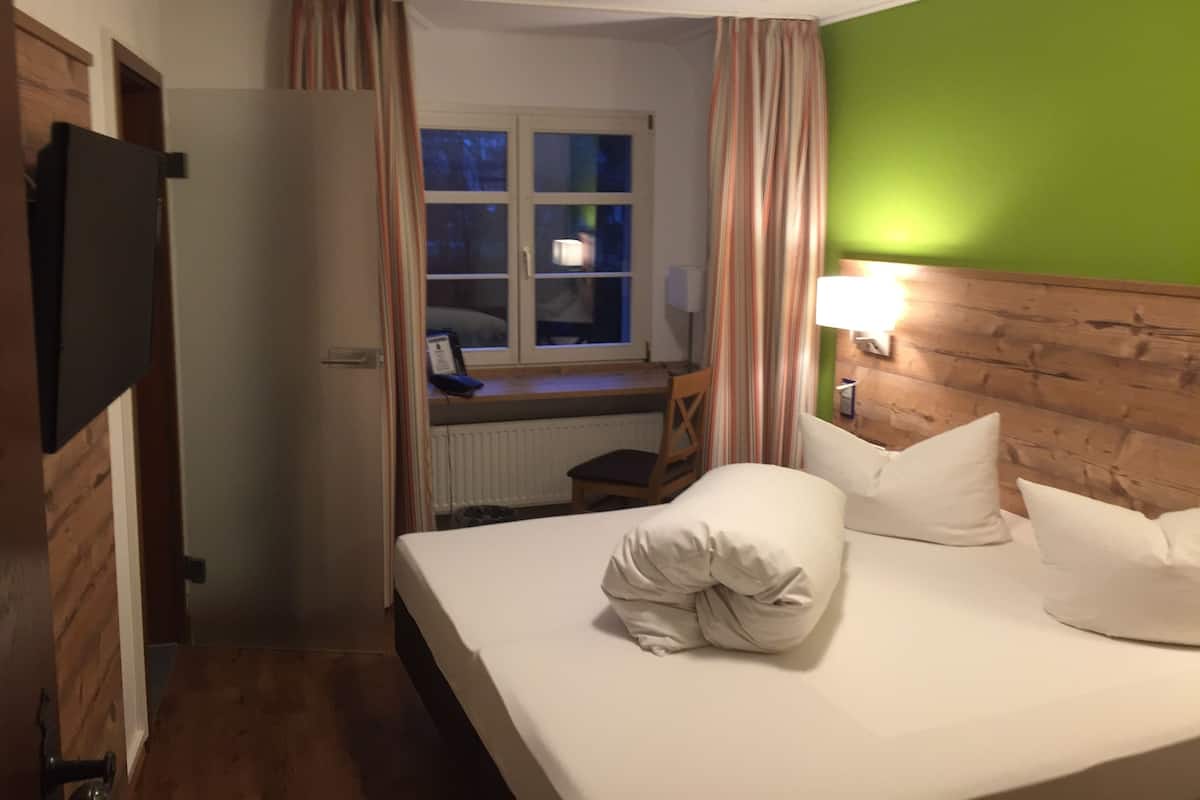Double Room, 1 Double Bed, Non Smoking | Hypo-allergenic bedding, free WiFi