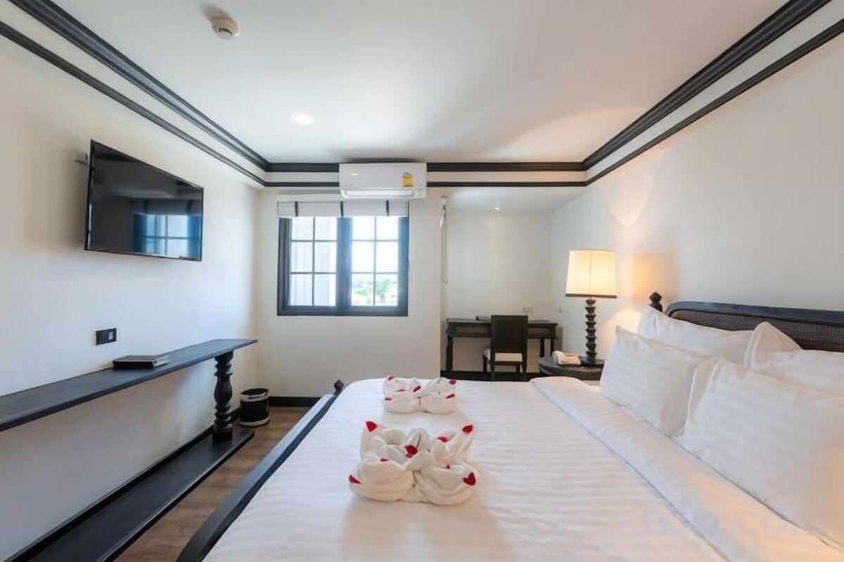 Minibar, in-room safe, desk, blackout curtains