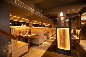Restaurant - Hotel Paramos Inn (Bengaluru)