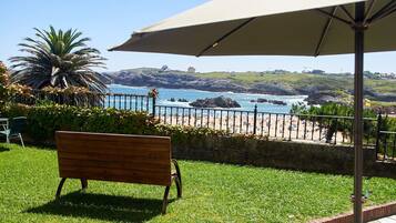 Driepersoonskamer, privébadkamer | Tuin