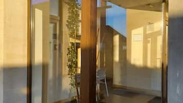 Apartment, Ensuite | Lobby