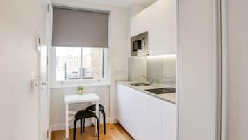 Standard Studio Apartment | 1 bedroom, hypo-allergenic bedding, iron/ironing board, free WiFi