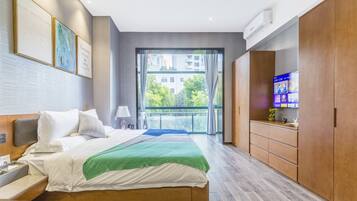 Premium Room, 1 Queen Bed, Non Smoking