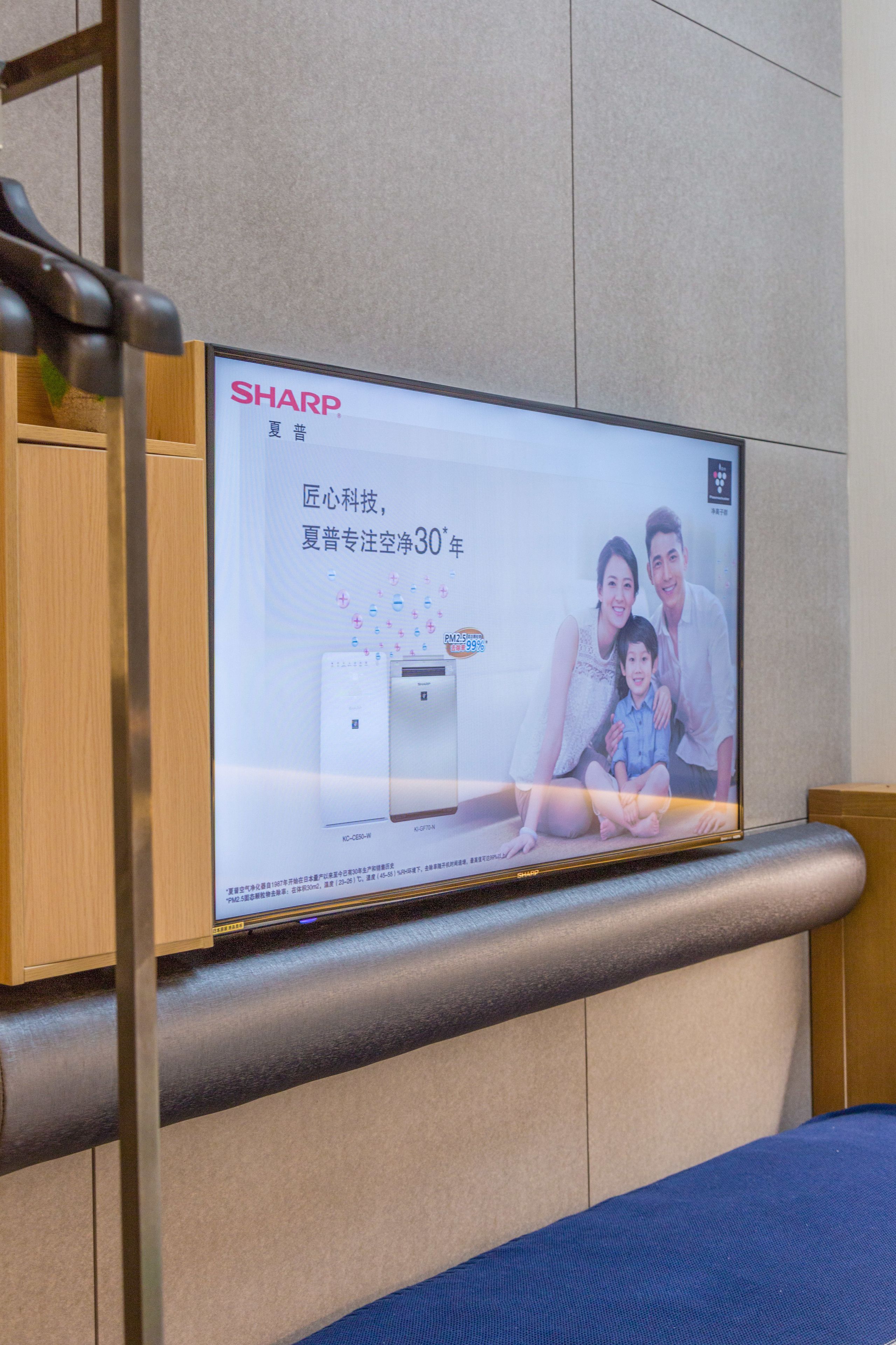 standard room, 1 double bed, non smoking | premium bedding, down duvets, pillow-top beds, in-room safe