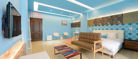 Blackout curtains, soundproofing, free WiFi, bed sheets