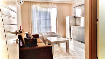 1 habitación, escritorio, wifi gratis y ropa de cama