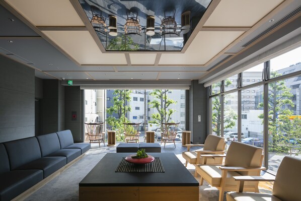 Lobby - JR WEST GROUP VIA INN HAKATAGUCHI EKIMAE (Fukuoka)