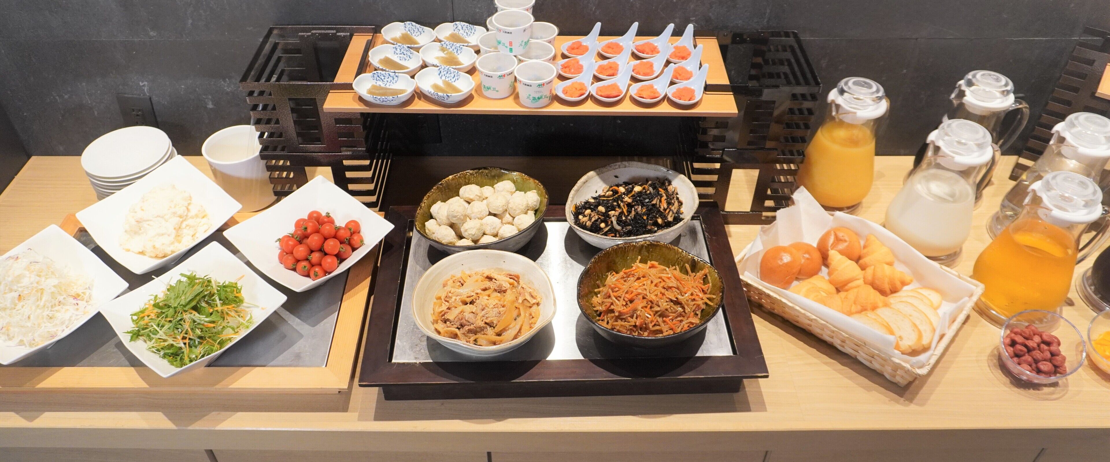 daily full breakfast (jpy 1300 per person)