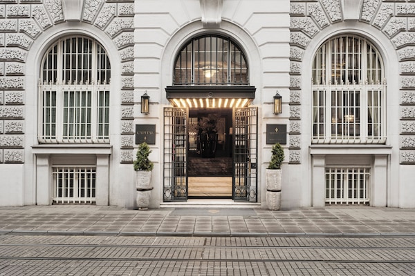 Pintu masuk properti