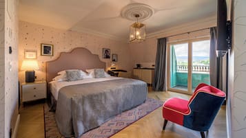 Minibar, caja fuerte, escritorio y espacio para trabajar con un portátil