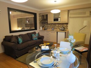 Fridge, oven, stovetop, electric kettle