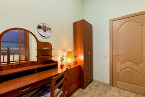 Desk, soundproofing, iron/ironing board, bed sheets