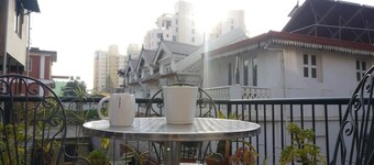 Sun Apartment & Guest House