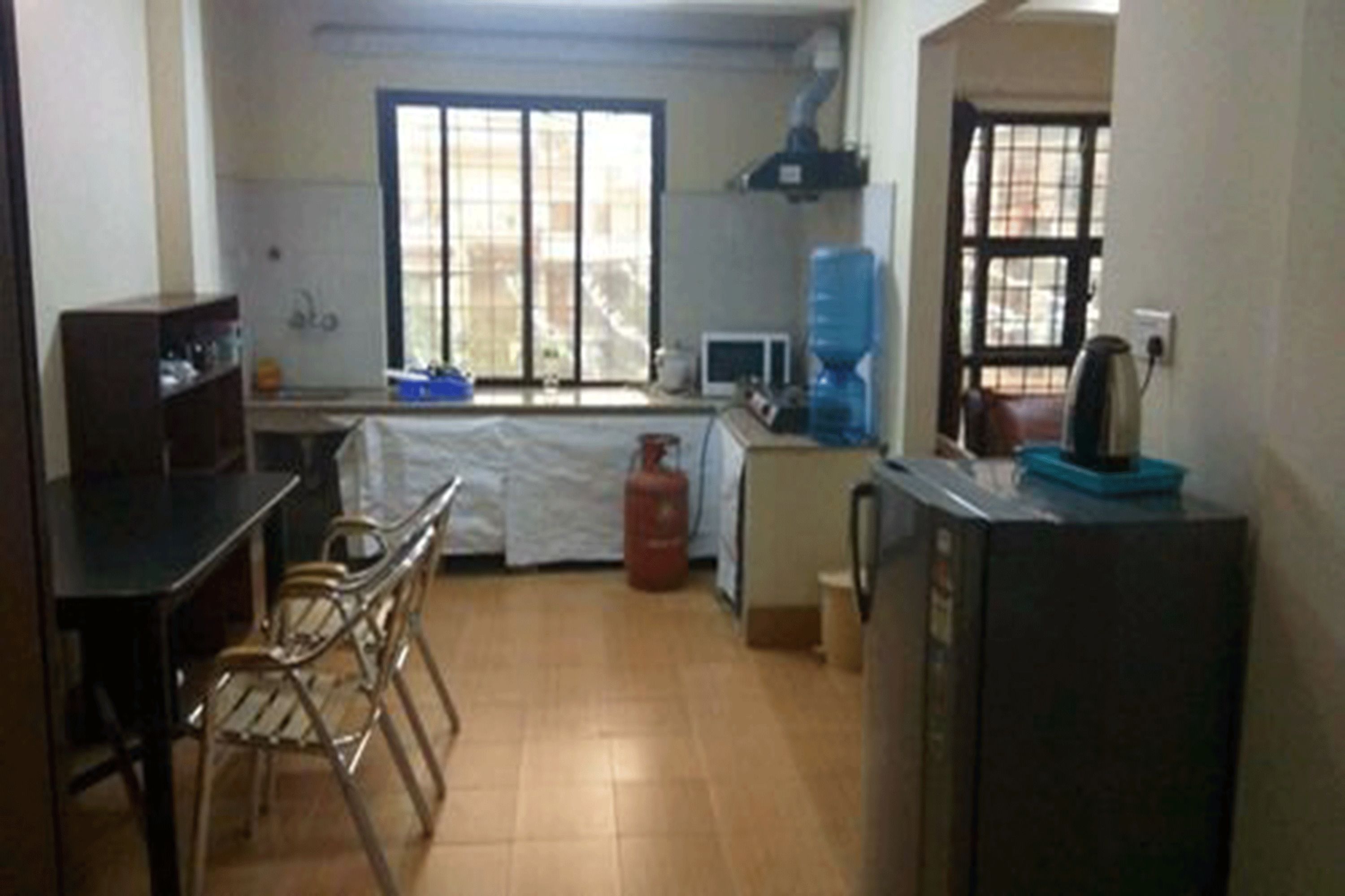 Fridge, microwave, stovetop, cookware/dishes/utensils