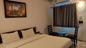 Signature Tent | 1 bedroom, in-room safe, soundproofing, free WiFi