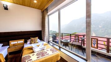 Deluxe Room | In-room safe, soundproofing, free WiFi, bed sheets