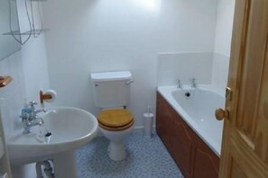 Bathroom - The Gatehouse (Seal and Porpoise) (Cardigan)