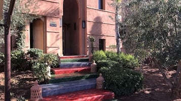 Entrada al alojamiento