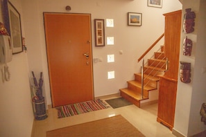 Interior entrance - Oak Tree Villa (Setubal)