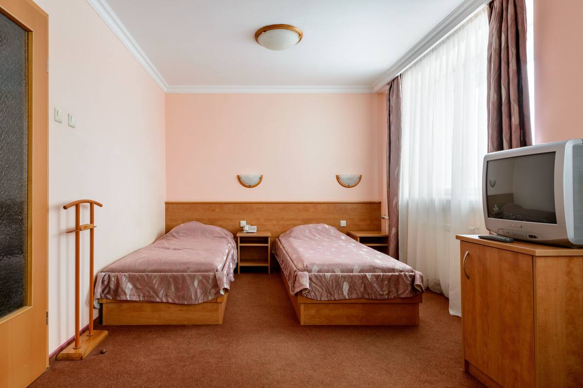 Standard Twin Room, 2 Twin Beds, Non Smoking | In-room safe, desk, iron/ironing board, free WiFi