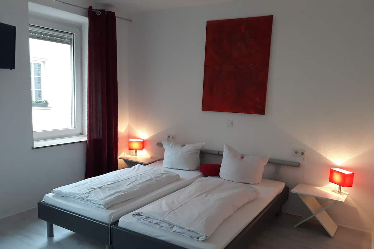 Habitación estándar, varias camas, vista a la ciudad (5er) | Ropa de cama hipoalergénica, insonorización y cunas gratuitas