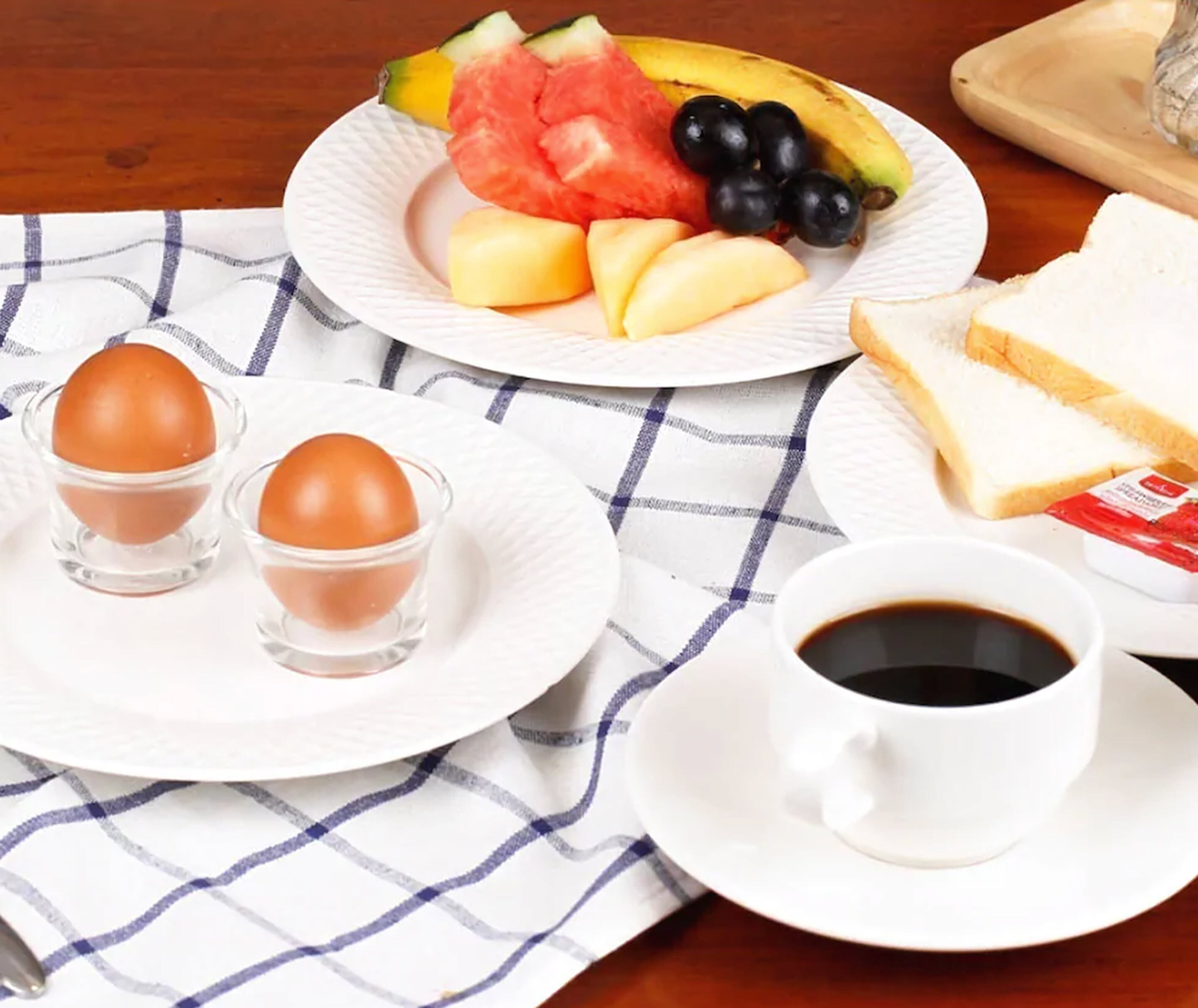 daily buffet breakfast (thb 250 per person)