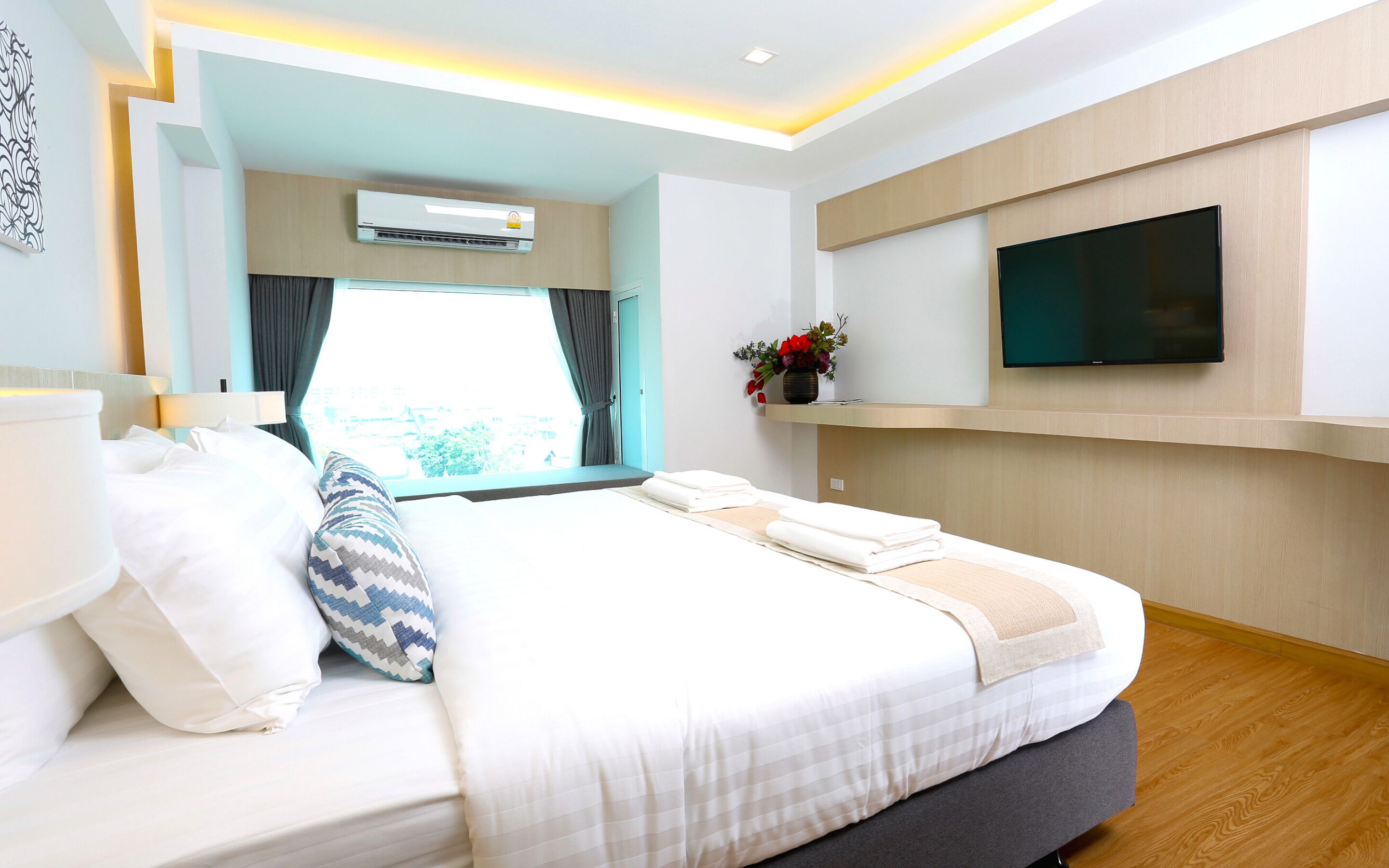 deluxe double room | in-room safe, desk, laptop workspace, blackout curtains