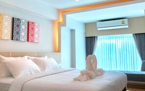 ห้องซูพีเรีย, เตียงคิงไซส์ 1 เตียง | ตู้นิรภัยในห้องพัก, โต๊ะทำงาน, พื้นที่ทำงานแบบใช้แล็ปท็อป, ผ้าม่านกันแสง