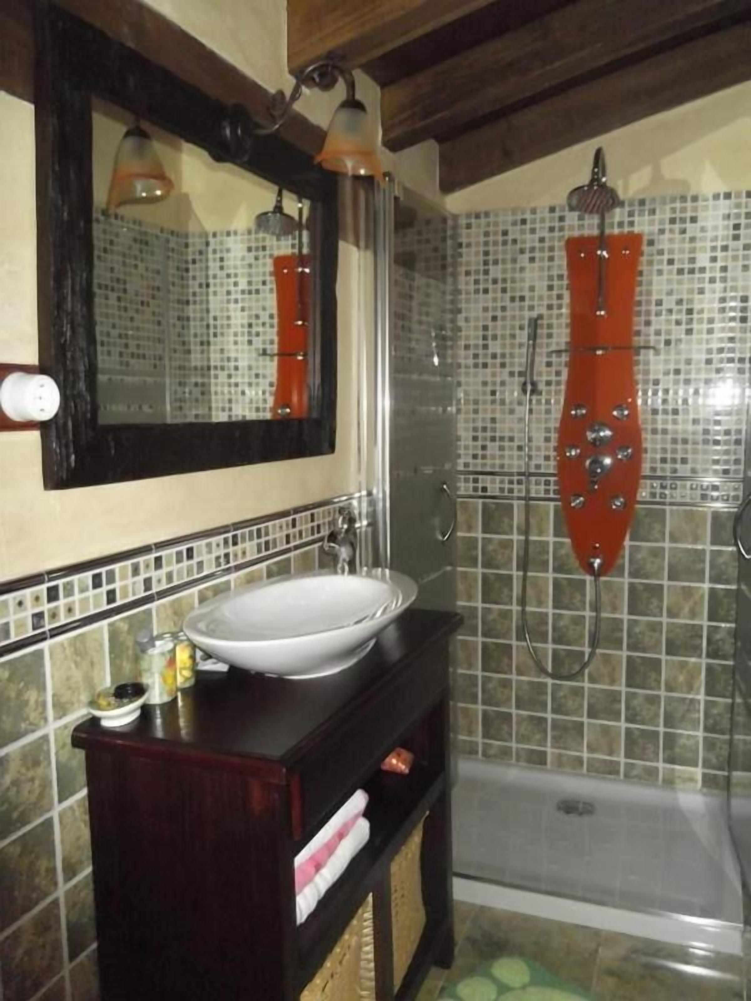 Bathtub besar dan handuk