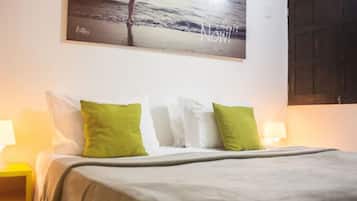 Habitación doble superior | Tabla de planchar con plancha, wifi gratis y ropa de cama