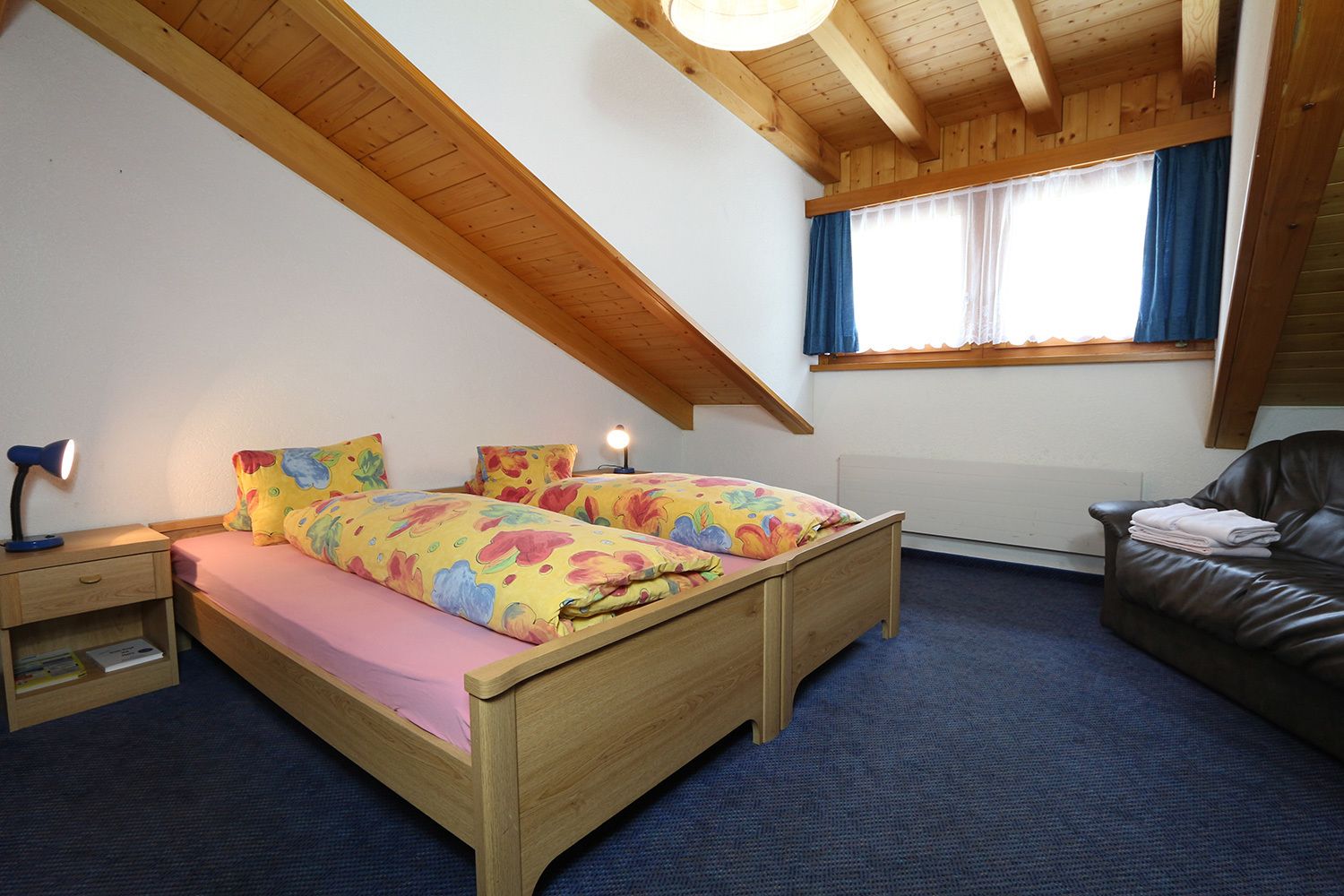 double room, shared bathroom (budget) | minibar, desk, iron/ironing board, free wifi