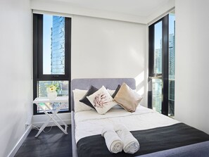 Deluxe Apartment, 1 Bedroom | 1 bedroom, in-room safe, iron/ironing board, free WiFi - Sleek and Scenic Apartment in Southbank (Southbank)