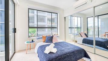 Deluxe Apartment, 2 Bedrooms | 2 bedrooms, in-room safe, iron/ironing board, free WiFi