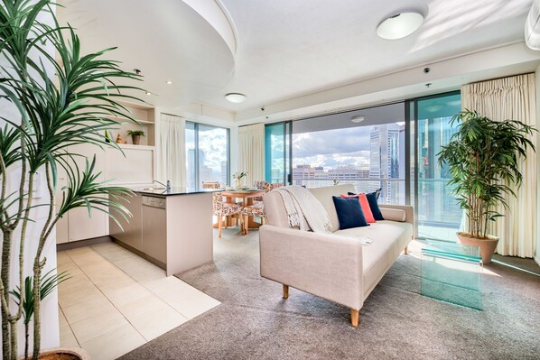 Deluxe Apartment, 2 Bedrooms | Living room | LED TV - Luxury city Pad With Pool and Parking (Brisbane)