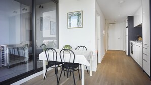 Deluxe Apartment, 1 Bedroom | In-room dining - Chic Apartment in the Best Pocket of Brunswick (Brunswick)