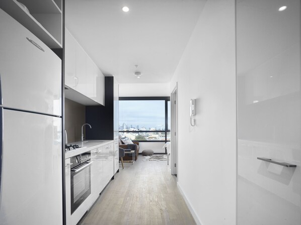 Deluxe Apartment, 1 Bedroom | Private kitchen