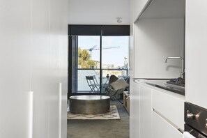 Deluxe House, 2 Bedrooms | Private kitchen