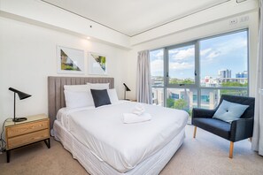 Superior Condo, 4 Bedrooms