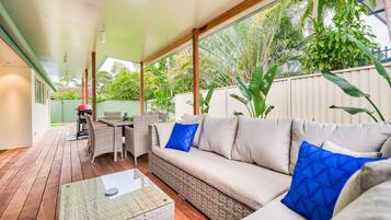 Superior Condo, 4 Bedrooms | Living area