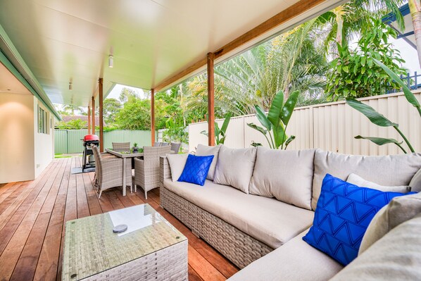 Superior Condo, 4 Bedrooms | Living area