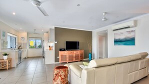 Superior Condo, 4 Bedrooms | Living room - Light-filled Home in Prime Location (Larrakeyah)