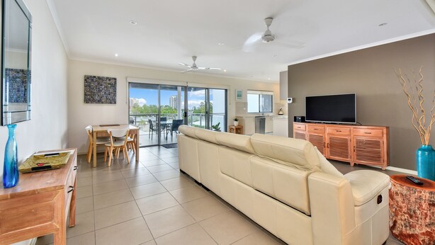 Superior Condo, 4 Bedrooms | Living room - Light-filled Home in Prime Location (Larrakeyah)