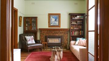 Superior Condo, 4 Bedrooms | Living area | LED TV